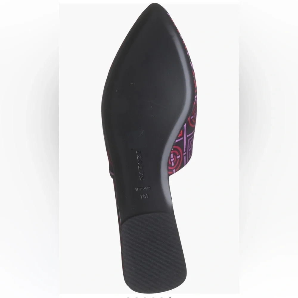 NATORI pointed toe satin mule